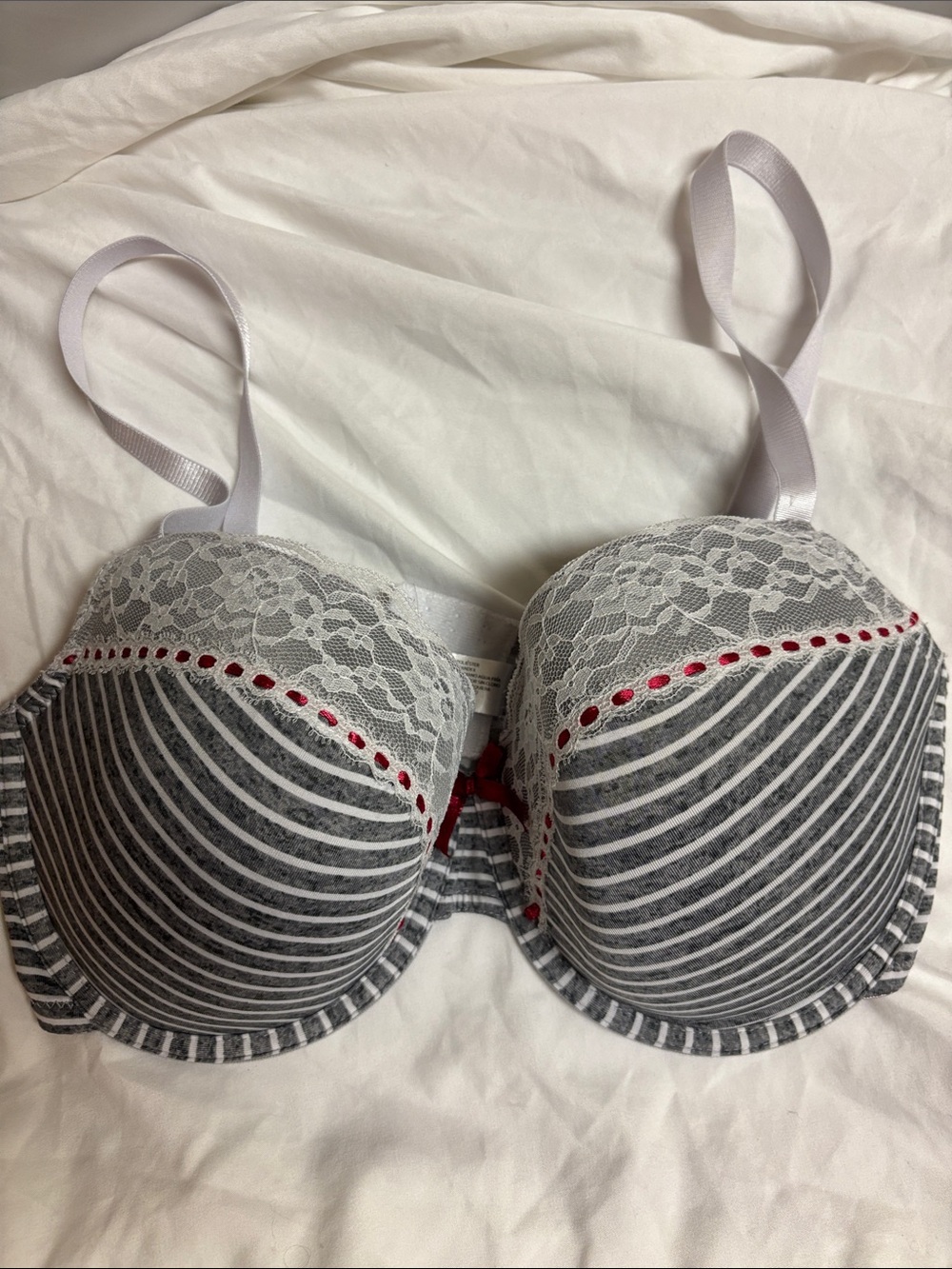 BODY EMBRACE Bra 38C Underwire Gray/White Striped Lace Design Padding